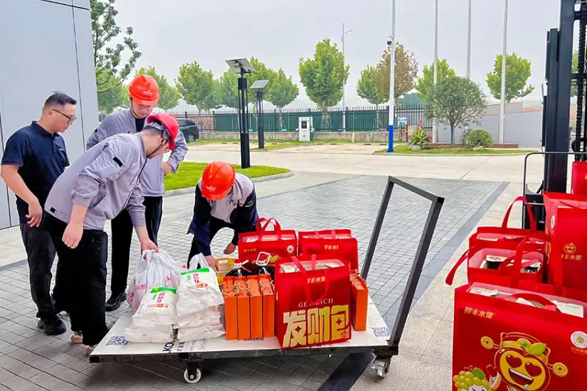 Glostar employee Mid-Autumn Festival gifts